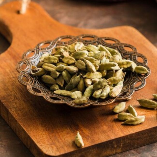 elaichi and mishri benefits